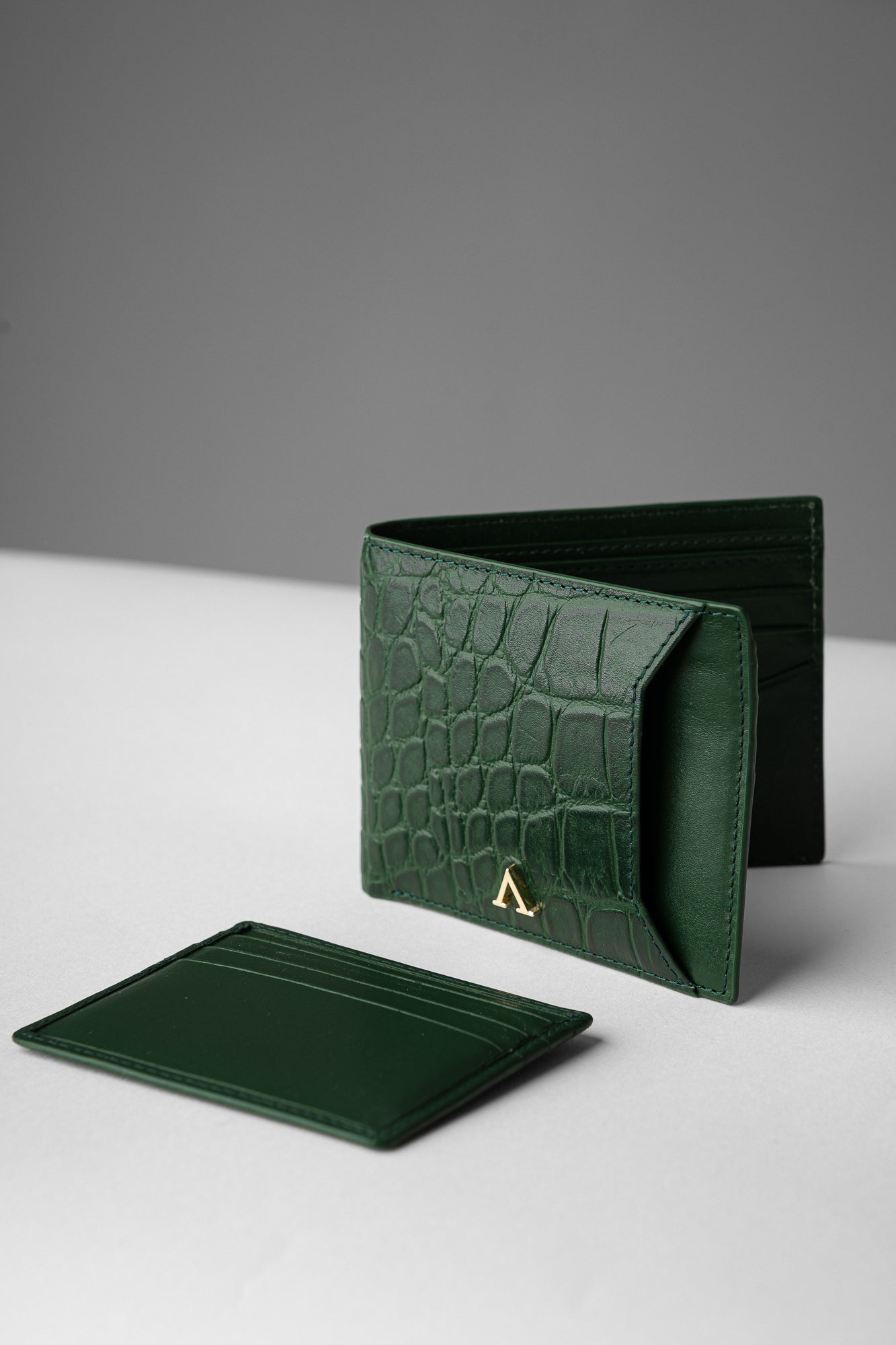 Prestigio Men’s Wallet with Detachable Cardholder – Emerald Green