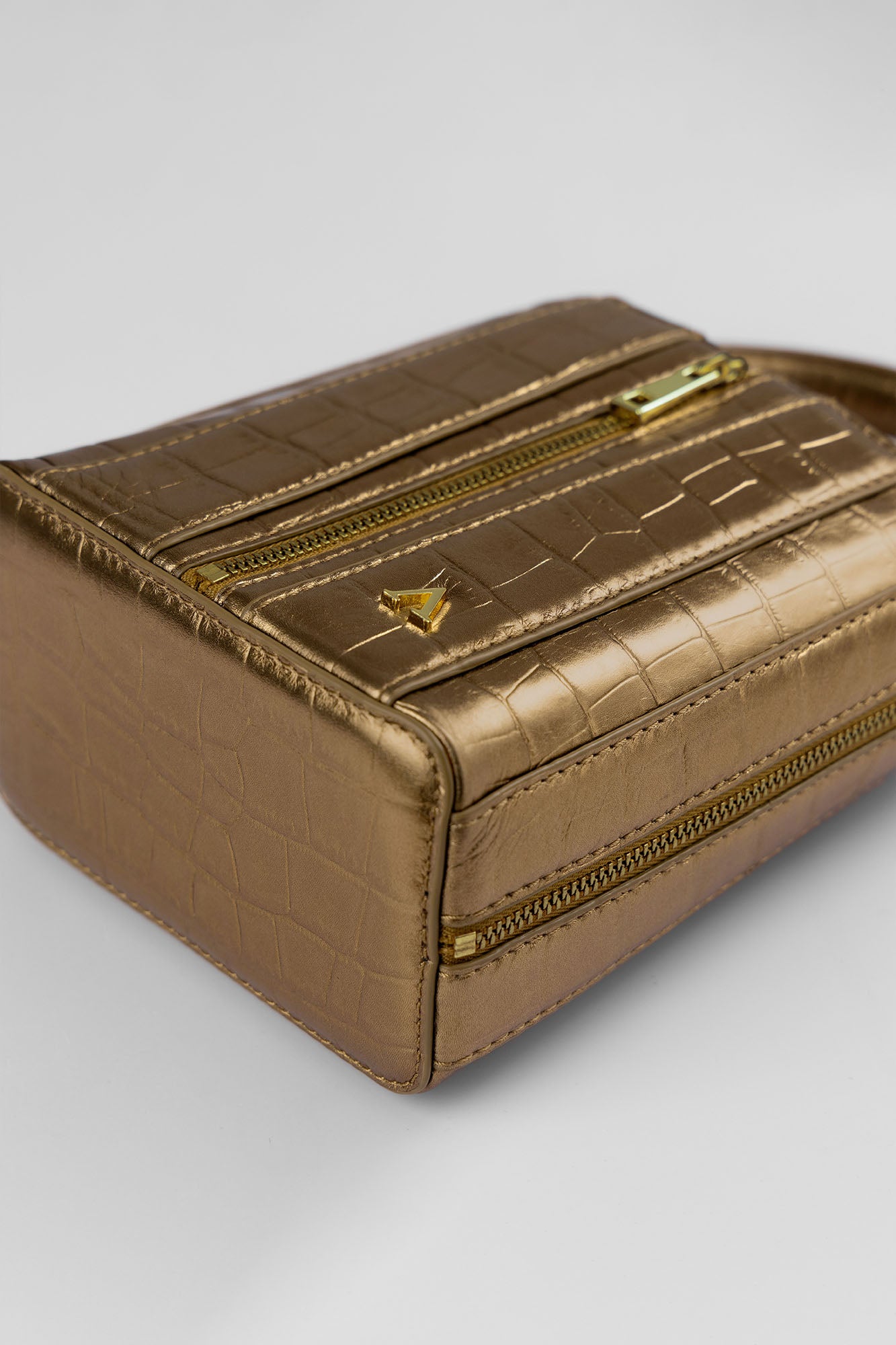 Giorgia Bucket - Liquid Bronze