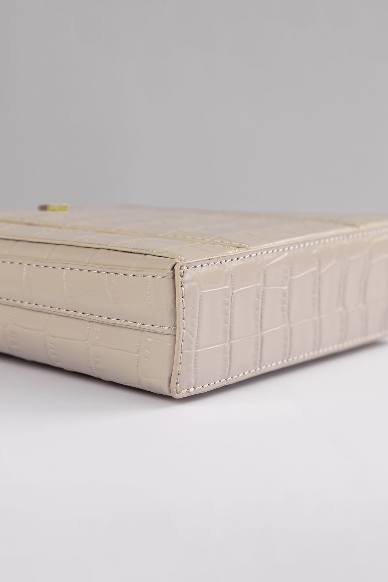 Vanessa Petite - Latte White