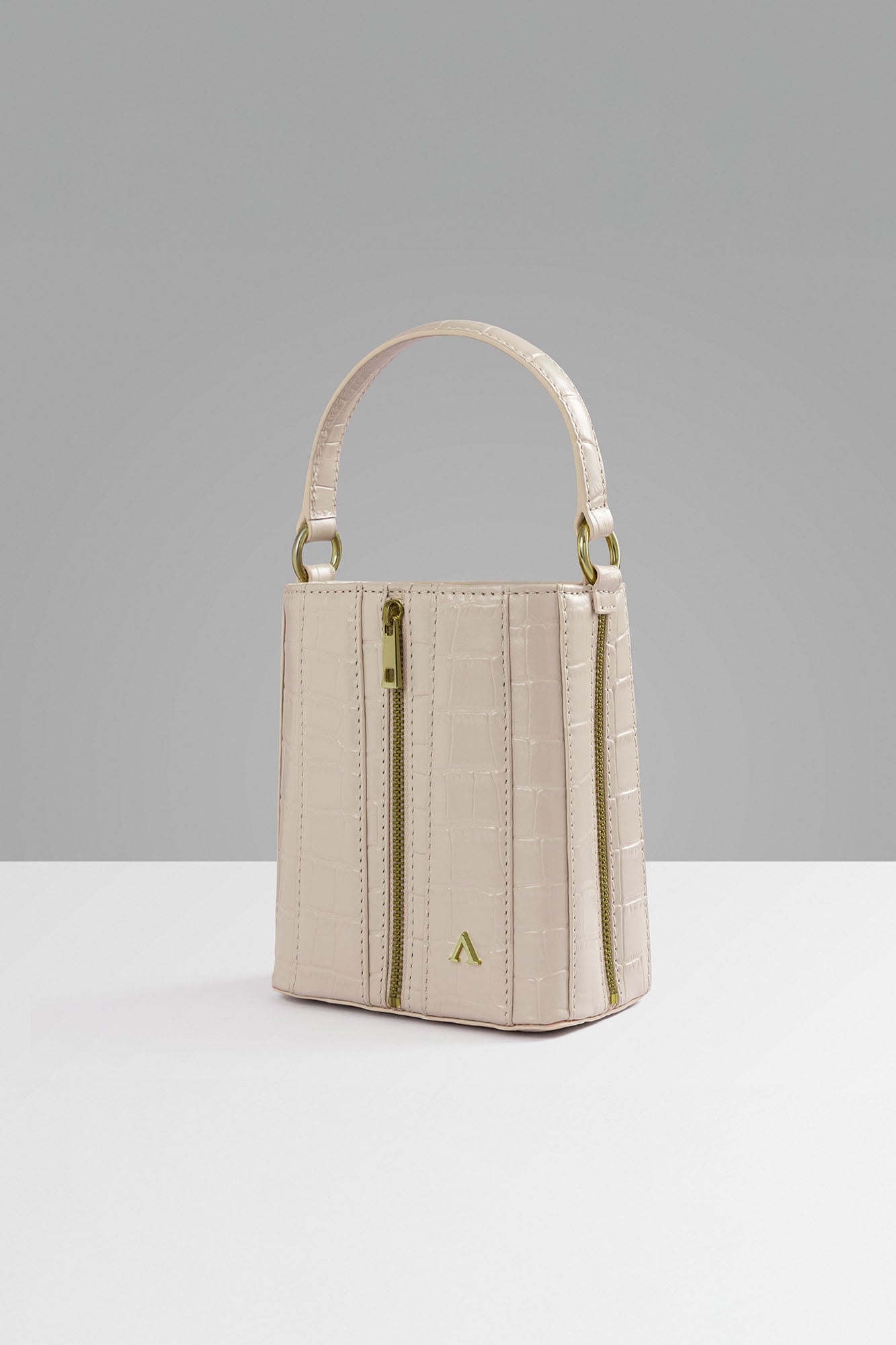 Giorgia Bucket - Latte White