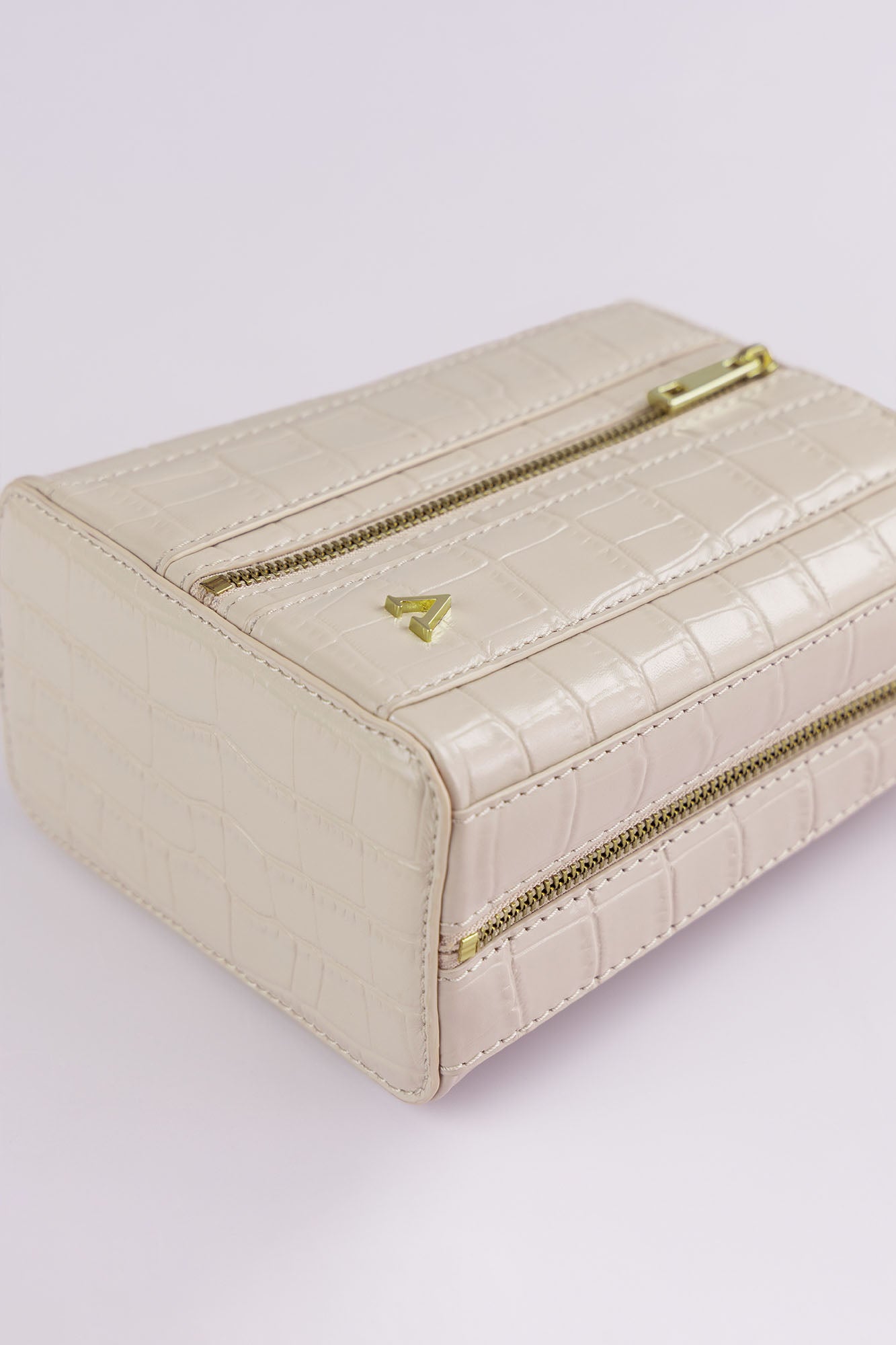 Giorgia Bucket - Latte White