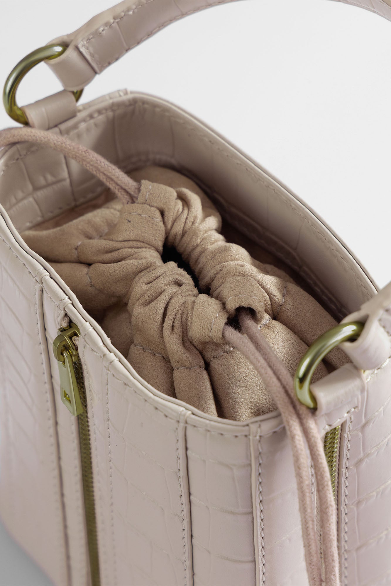 Giorgia Bucket - Latte White